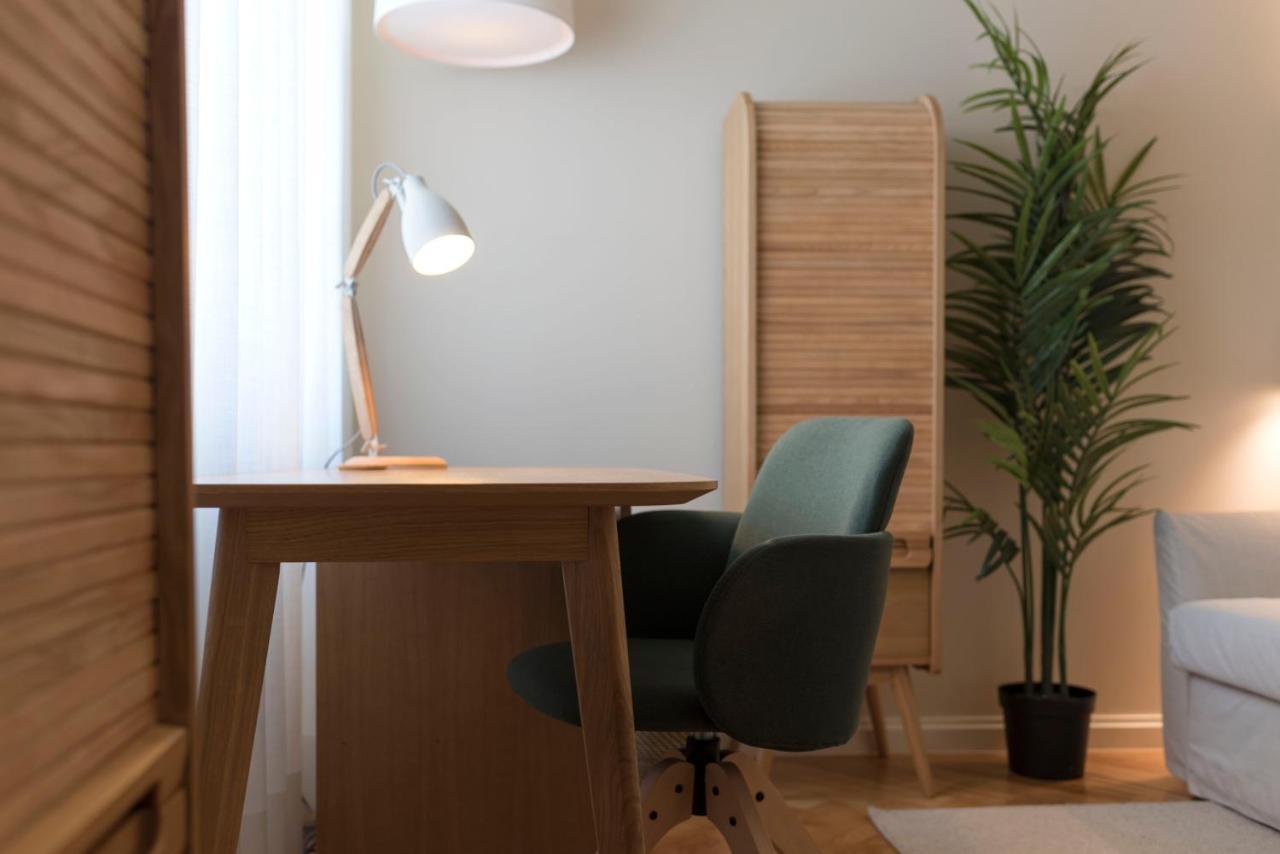 Emporium Deluxe 3Br Apartment W/ Private Parking By Lovelystay Porto Kültér fotó