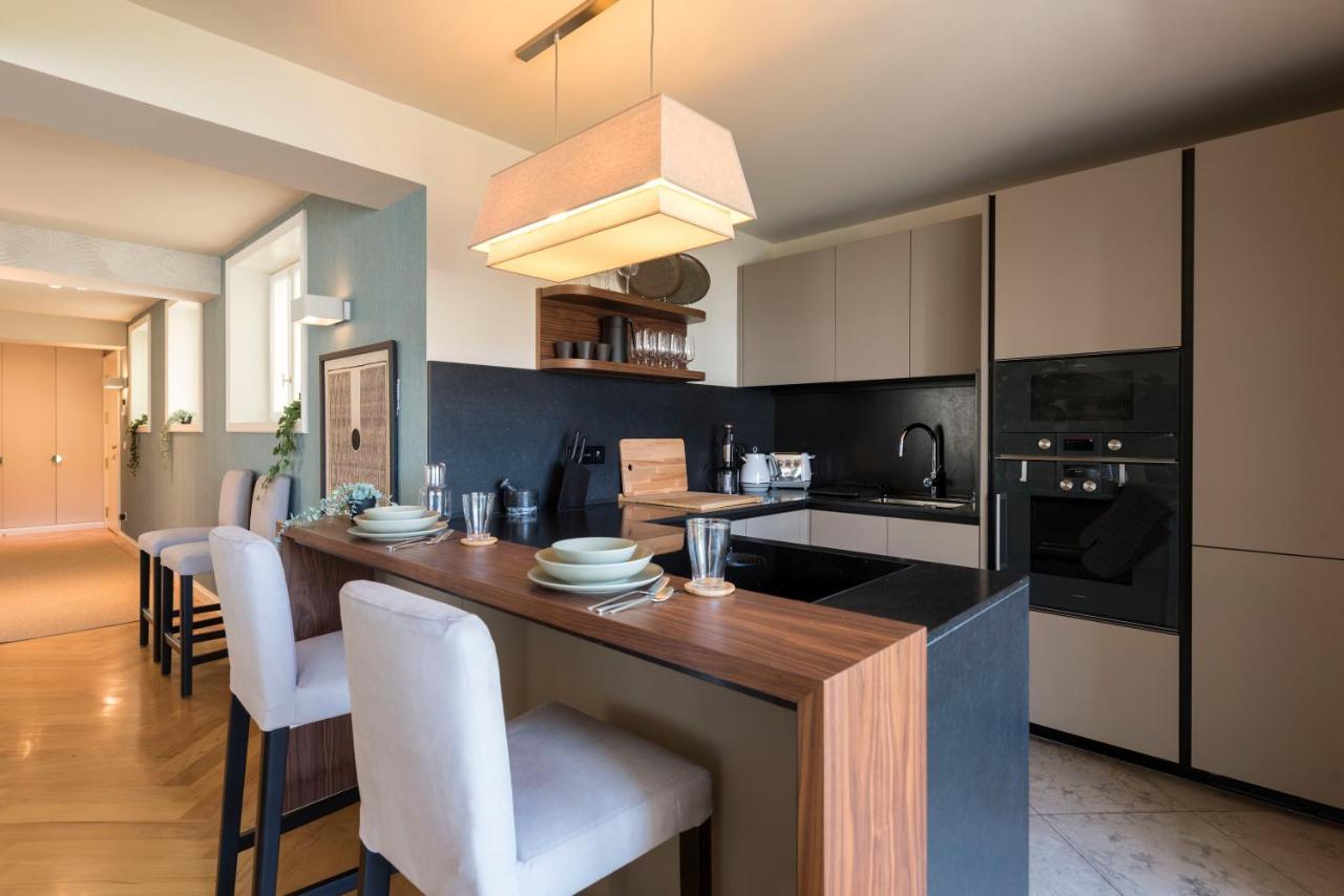 Emporium Deluxe 3Br Apartment W/ Private Parking By Lovelystay Porto Kültér fotó