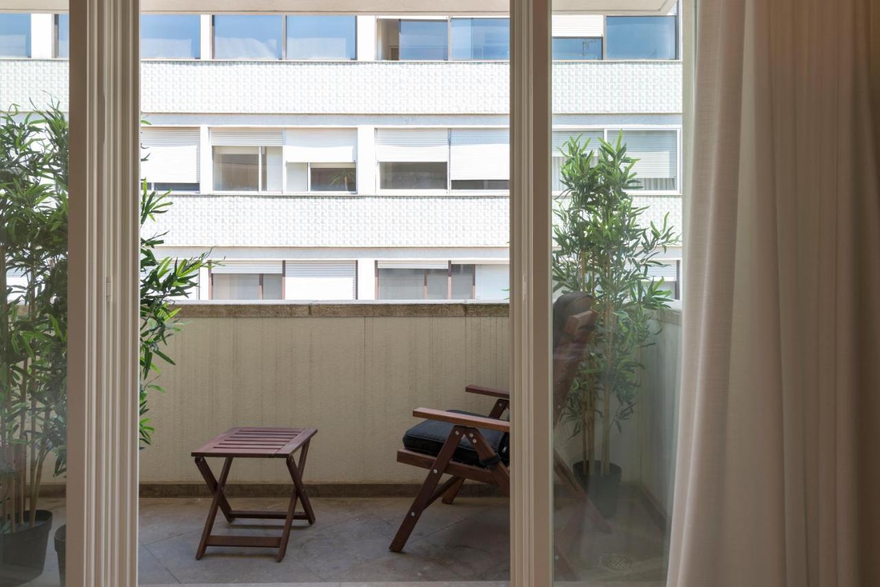 Emporium Deluxe 3Br Apartment W/ Private Parking By Lovelystay Porto Kültér fotó