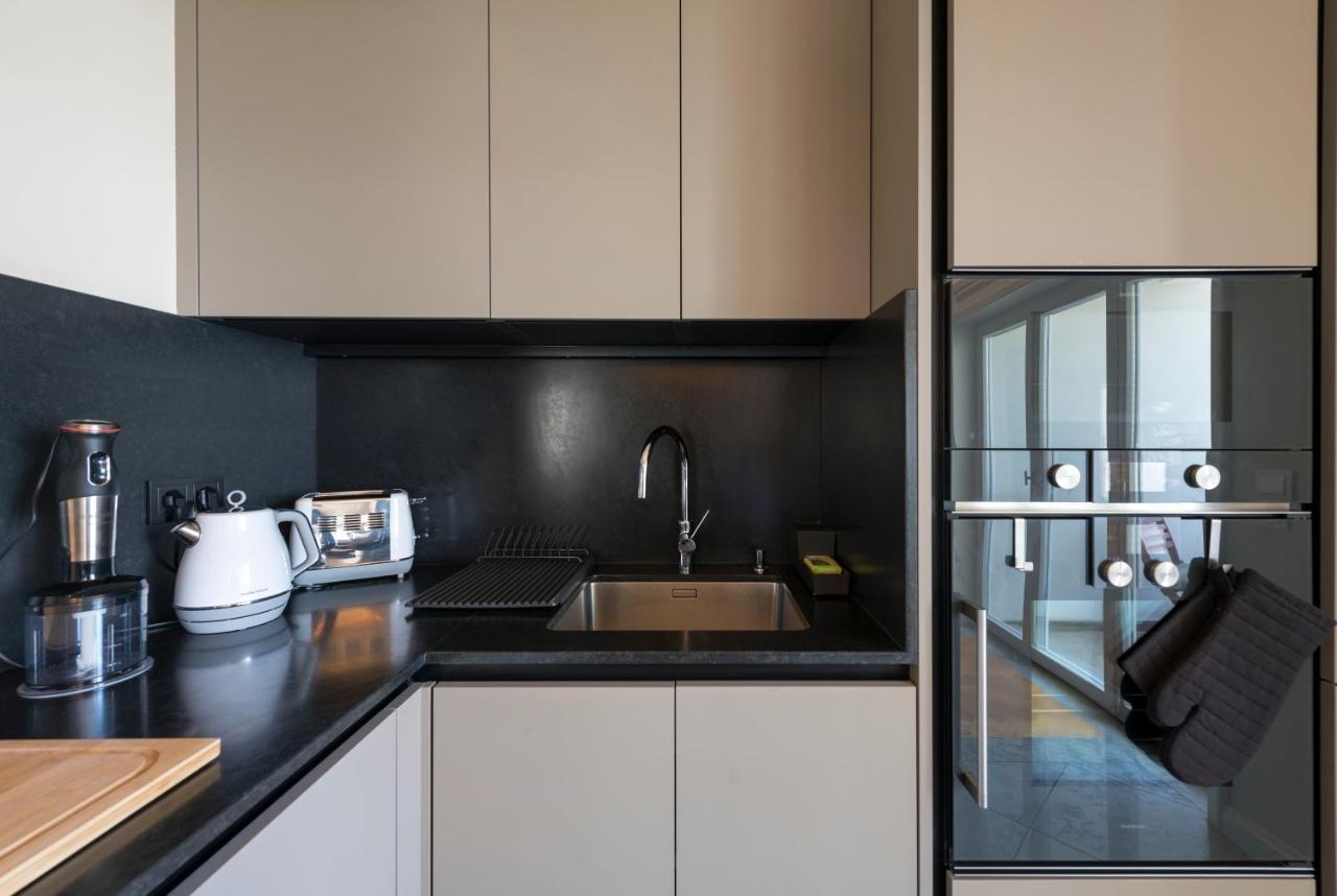 Emporium Deluxe 3Br Apartment W/ Private Parking By Lovelystay Porto Kültér fotó